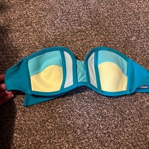 Strapless swimsuit top
